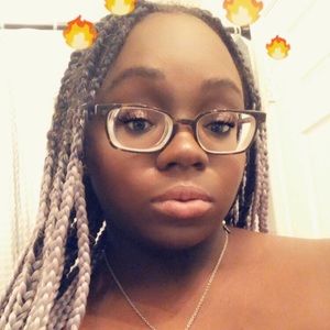 Meet your Posher, Naomi